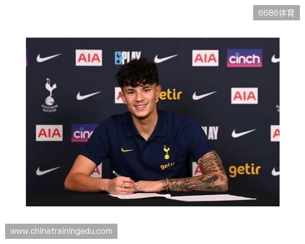 官方：泰国归化21岁切尔西青训出身的球员苏瑟普-贝尔