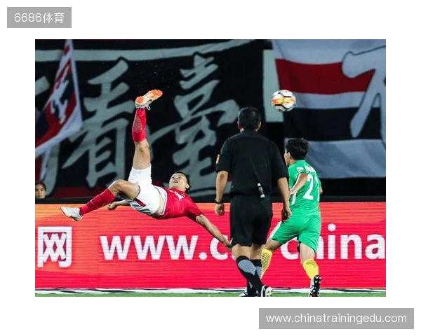 完美融入！廷伯：埃泽上演帽子戏法不是巧合，他很努力性格也很好